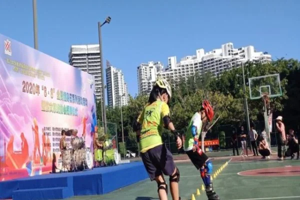 攀岩世界杯速度赛伍鹏冲金与印尼选手起跑对比中的零点几秒胜负手